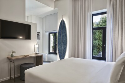 NLH MONASTIRAKI - Neighborhood Lifestyle Hotels