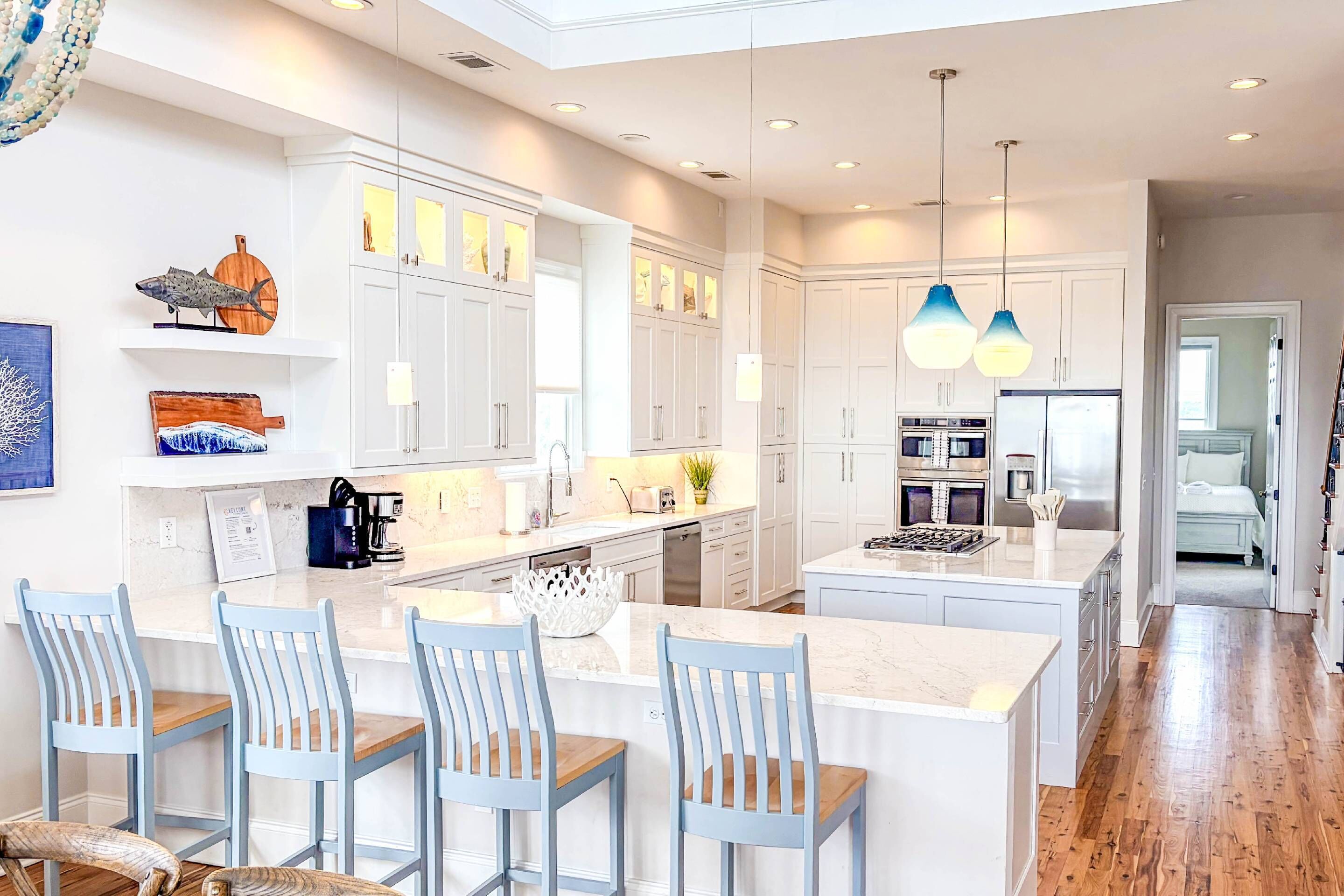 ثلاجة، ميكروويف، فرن، غسالة أطباق