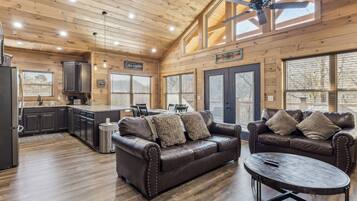 Smart-TV, Kamin, Netflix, Streaming-Dienste