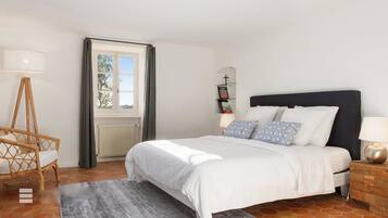 8 makuuhuonetta, silitysrauta/-lauta, vauvan matkasänky, Wi-Fi