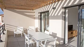 Appartement 4 personnes - 1 chambre + 1 coin nuit - Balcon - Vue Montagne | Terrasse/Patio