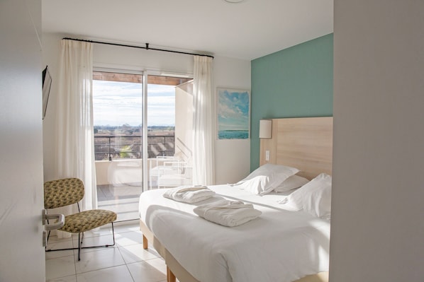 Appartement 4 personnes - 1 chambre + 1 coin nuit - Balcon - Vue Montagne | Soundproofing, free cribs/infant beds, free WiFi, bed sheets - Résidence Premium Pierre & Vacances Horizon Golf (Saint-Cyprien)