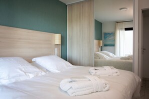 Soundproofing, free cribs/infant beds, free WiFi, bed sheets