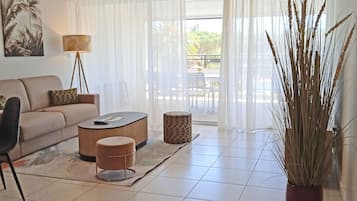 Appartement 6 personnes - 2 chambres - Terrasse et Loggia spacieuse. | Vistas desde el alojamiento
