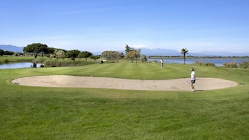 Zona de juegos infantil al aire libre