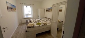 2 Schlafzimmer, Reisekinderbett, kostenloses WLAN