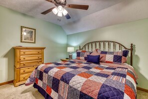 3 chambres, fer et planche à repasser, Wi-Fi gratuit, draps fournis