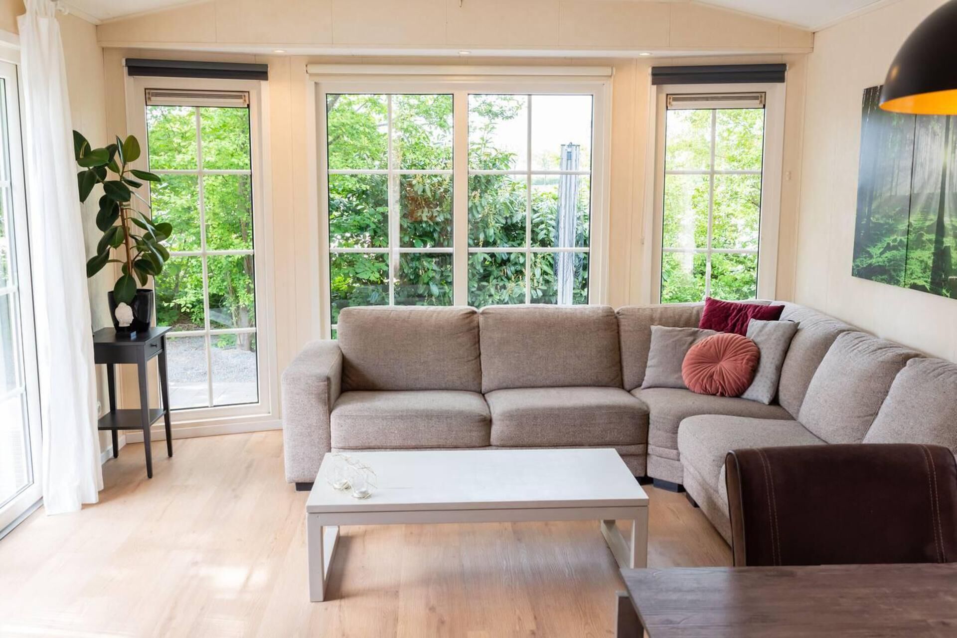 Chalet, Multiple Beds | Living room | 30-inch TV with digital channels