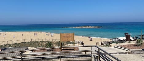 Chaise longue, serviettes de plage