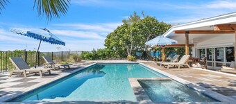 The Beach House 3 Bedroom Home by RedAwning