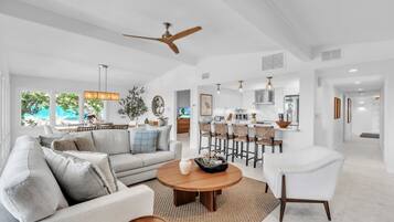 House, 3 Bedrooms | Living area