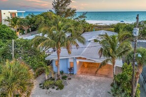 House, 3 Bedrooms | Front of property