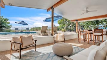 House, 3 Bedrooms | Outdoor dining