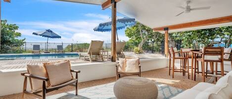 منزل - ٣ غرف نوم | تناول الطعام بالخارج