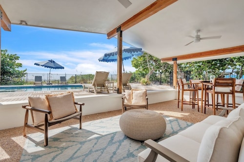 The Beach House 3 Bedroom Home by RedAwning