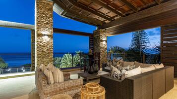 Dolphin Coast YOLO Spaces Ballito Beach House Villa | Terrace/patio