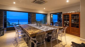 Dolphin Coast YOLO Spaces Ballito Beach House Villa | Dining room