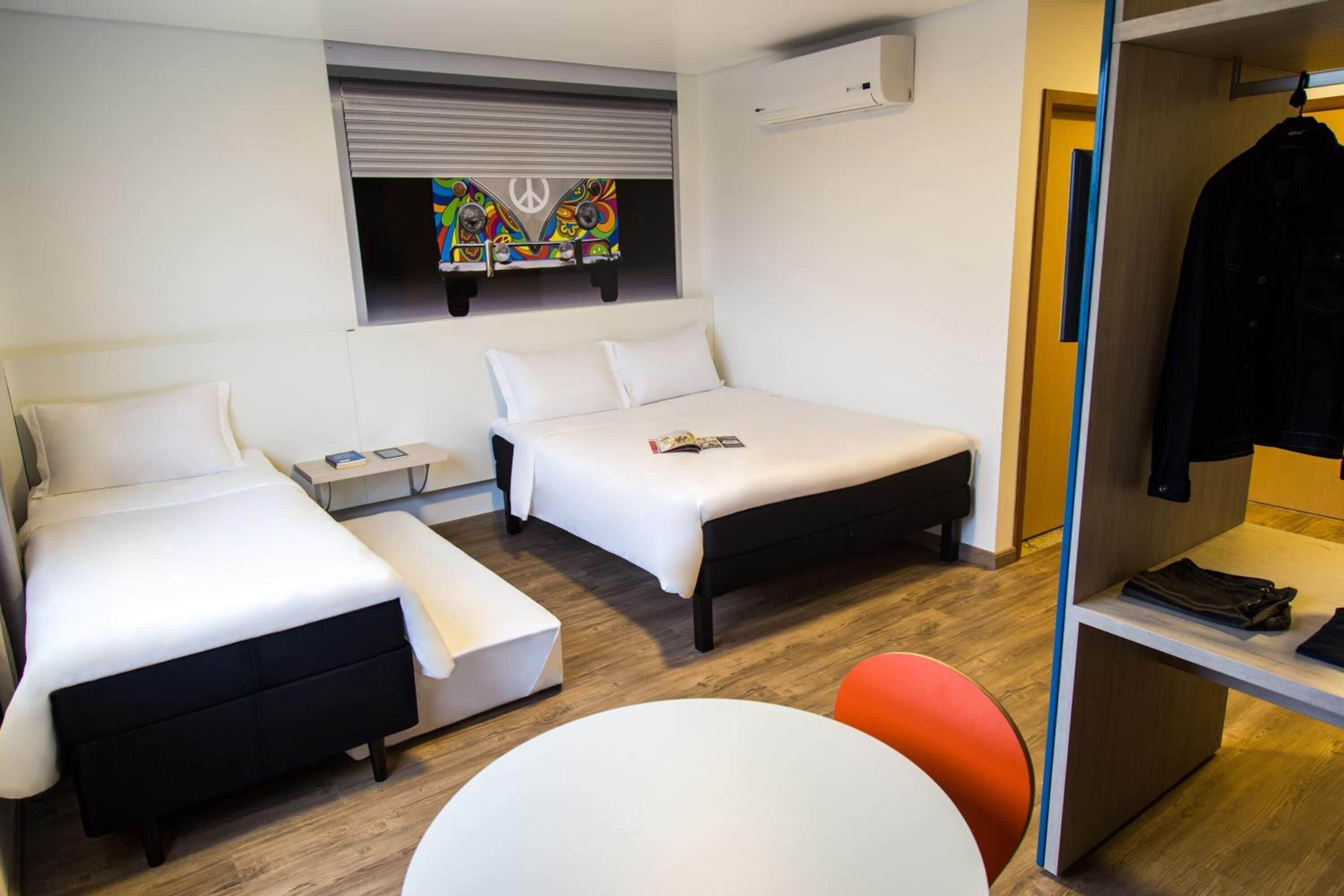 hypo-allergenic bedding, minibar, individually furnished, desk