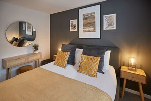 2 Schlafzimmer, Schreibtisch, Bügeleisen/Bügelbrett, kostenloses WLAN