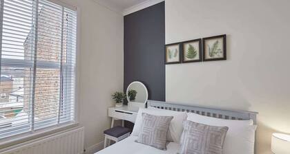 Host & Stay | Fountains Cottage