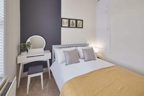 2 habitaciones, tabla de planchar con plancha y wifi gratis 