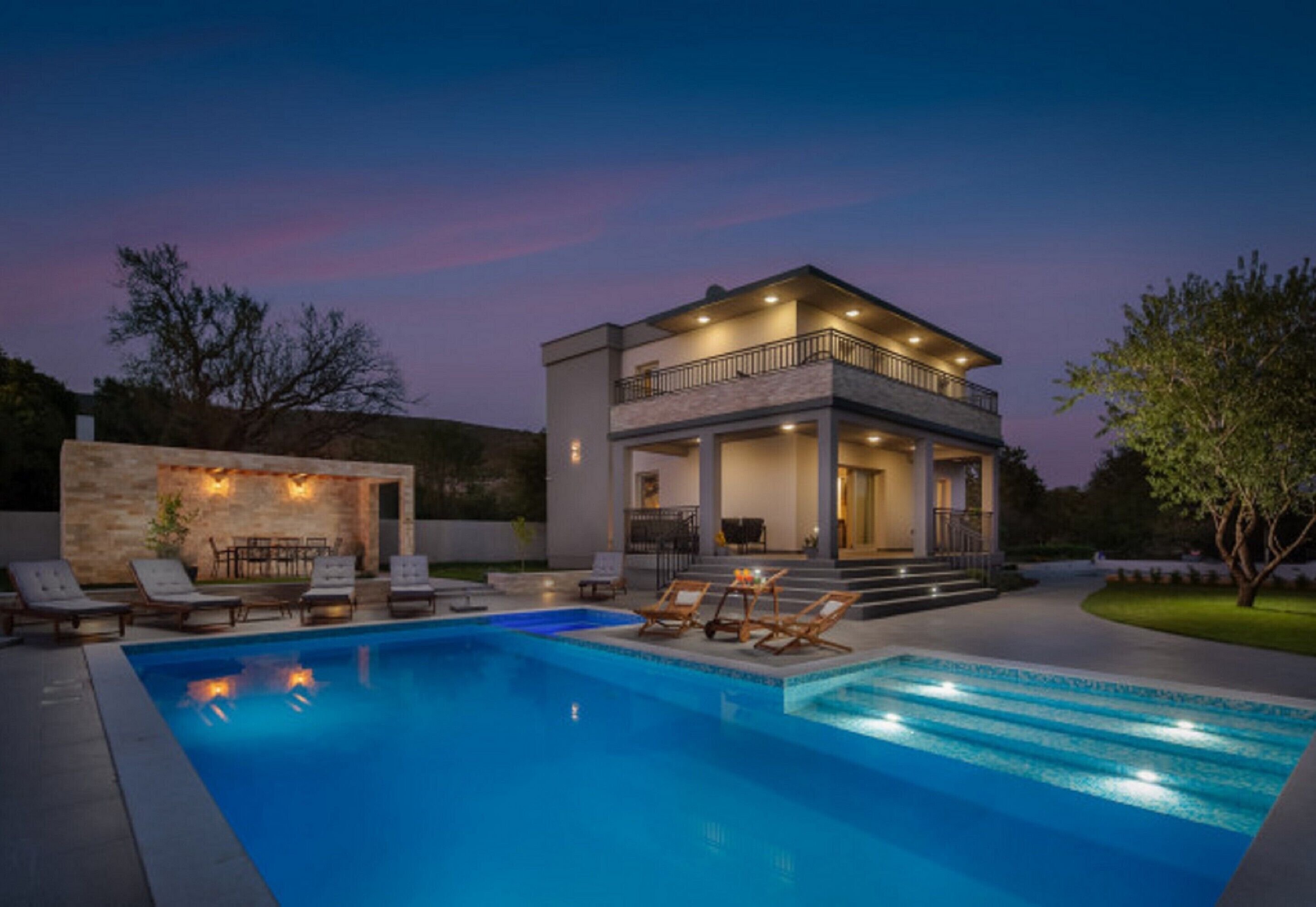 Hồ bơi ngoài trời, hồ bơi nước nóng 