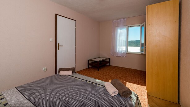 公寓 (Two Bedroom Apartment with Terrace)