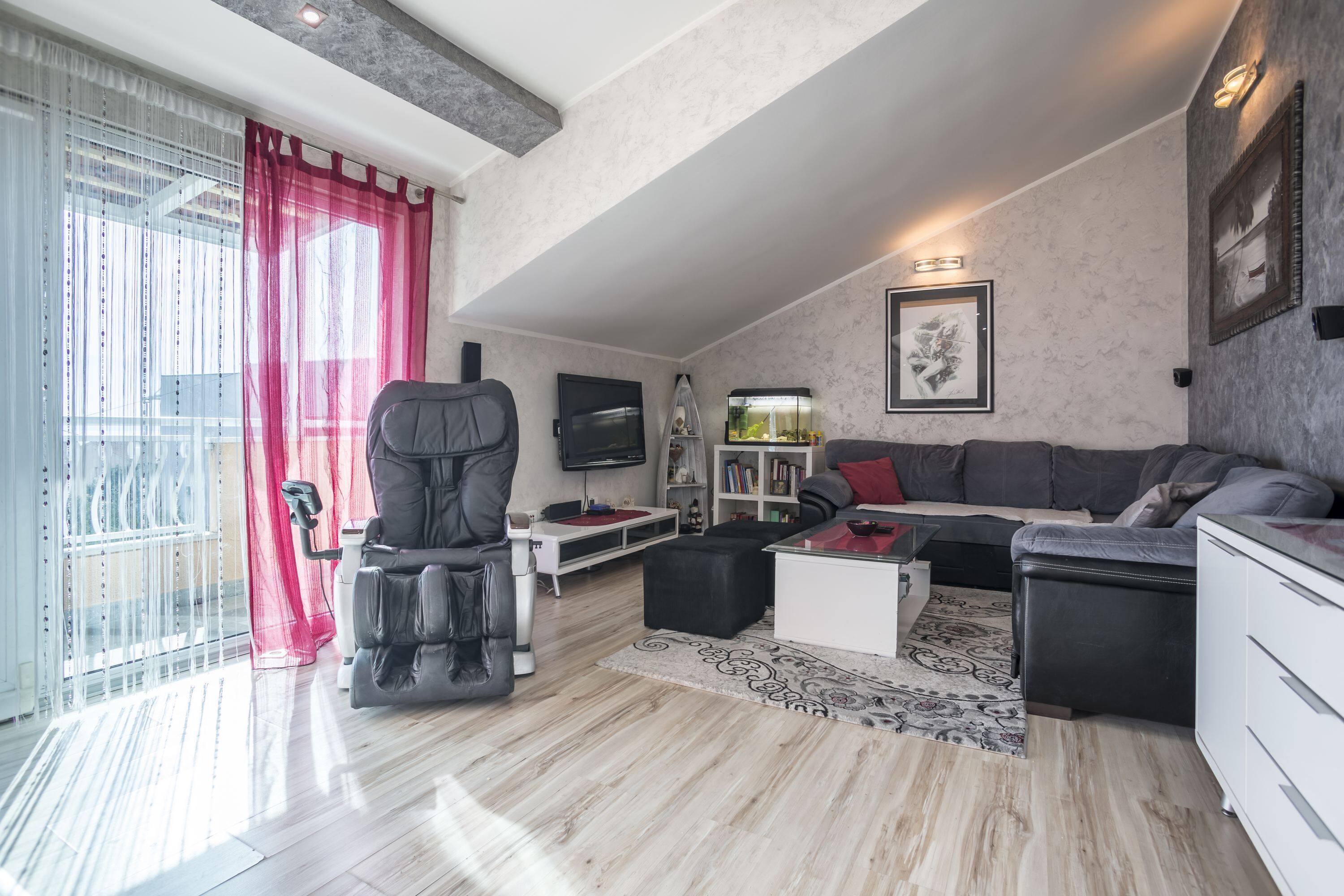 Comfort Apartment | Living area | 42-inch LED TV with satellite channels, TV, fireplace