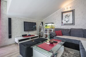 Comfort Apartment | Living area | 42-inch LED TV with satellite channels, TV, fireplace - Luxury apartment Alduk close to Znjan beach with the sea view (Split)