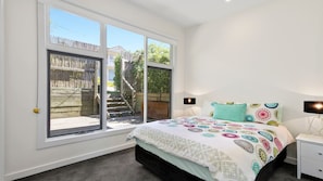 3 bedrooms, iron/ironing board, Internet, bed sheets