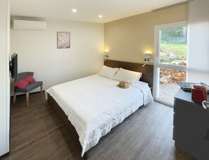 2 chambres, fer et planche à repasser, lit parapluie, Wi-Fi gratuit