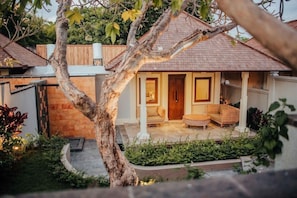 Terrace/patio - New Sunari Lovina Beach Resort (Buleleng)