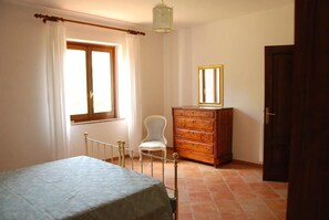 3 chambres, fer et planche à repasser, Wi-Fi, literie fournie