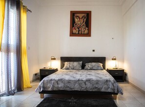 3 bedrooms, in-room safe, iron/ironing board, WiFi - The #1 Luxury Residence (Dakar)