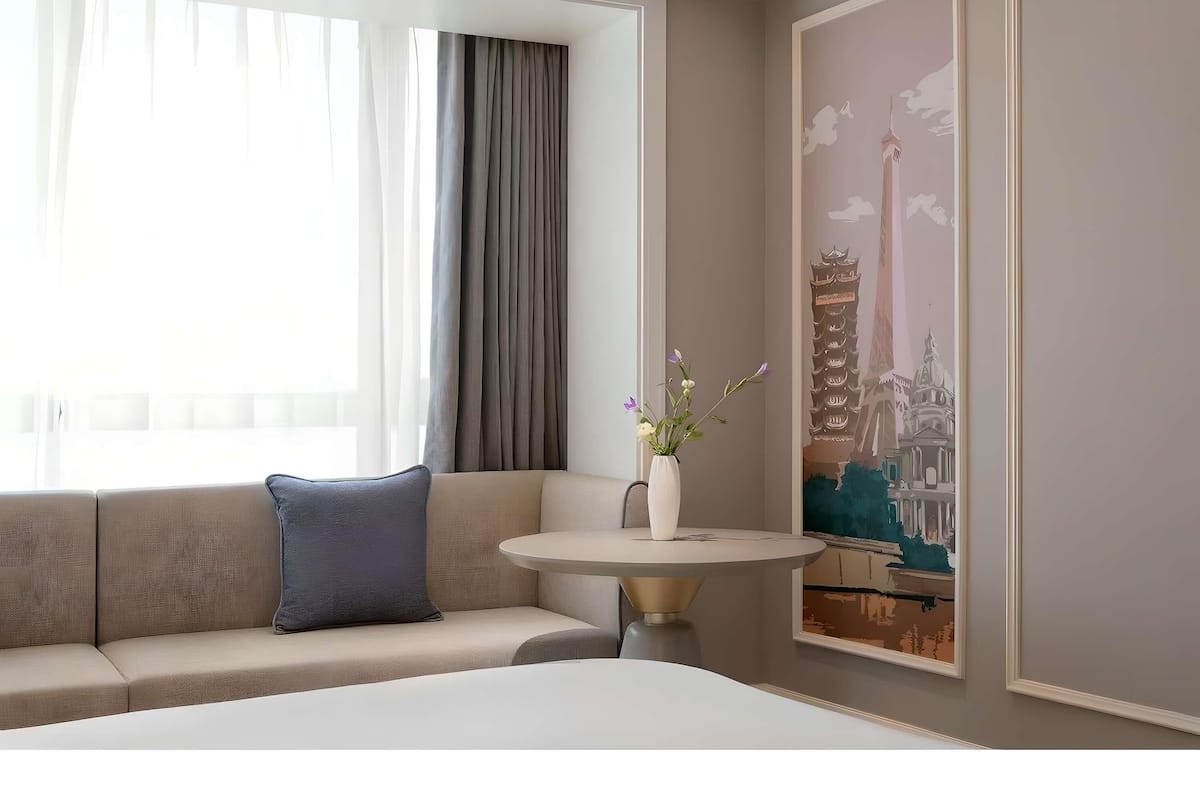 Phòng Tiêu chuẩn, 1 giường cỡ king | Chăn bông, minibar, phòng cách âm