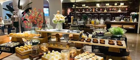 إفطار مقابل رسوم