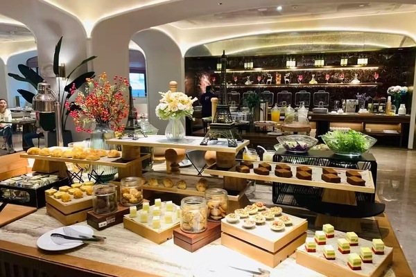 Daily buffet breakfast for a fee