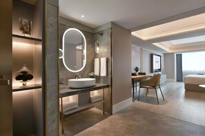 Deluxe-Zimmer, 1 King-Bett | Minibar, kostenloses WLAN