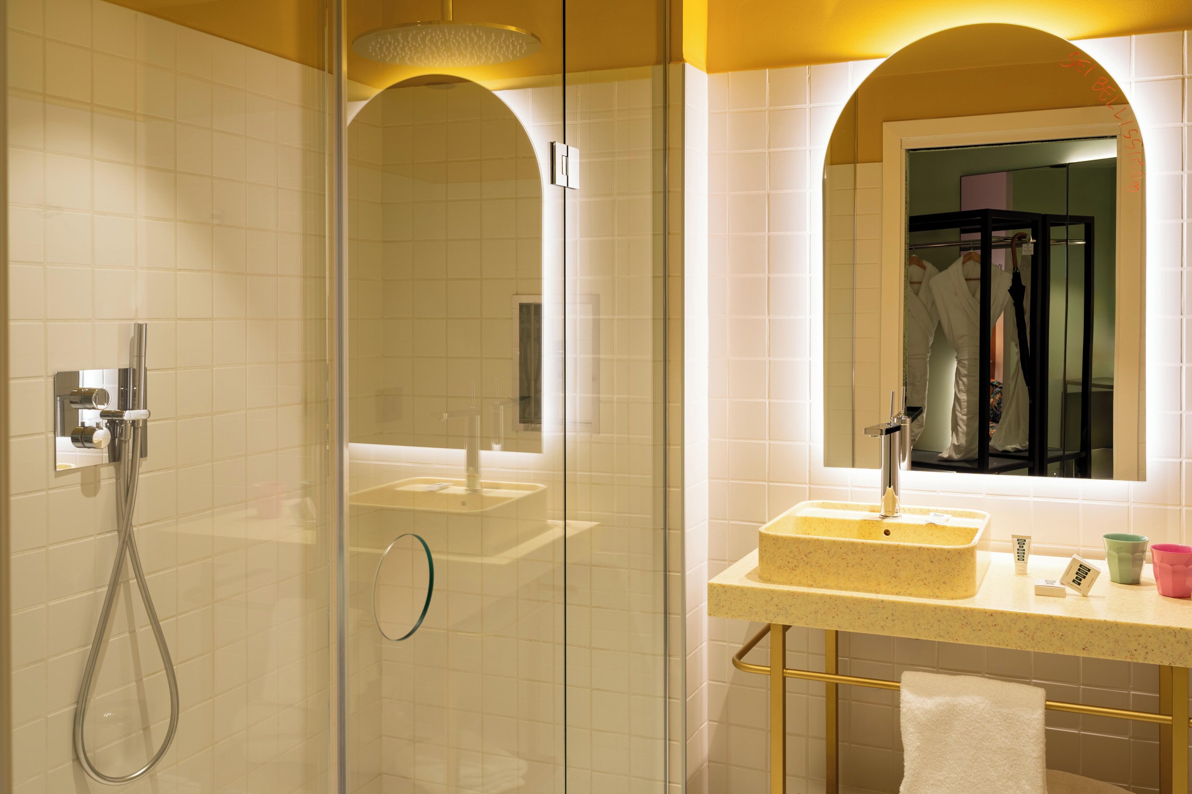 room, 1 double bed (large mama) | bathroom | shower, eco-friendly toiletries, hair dryer, towels