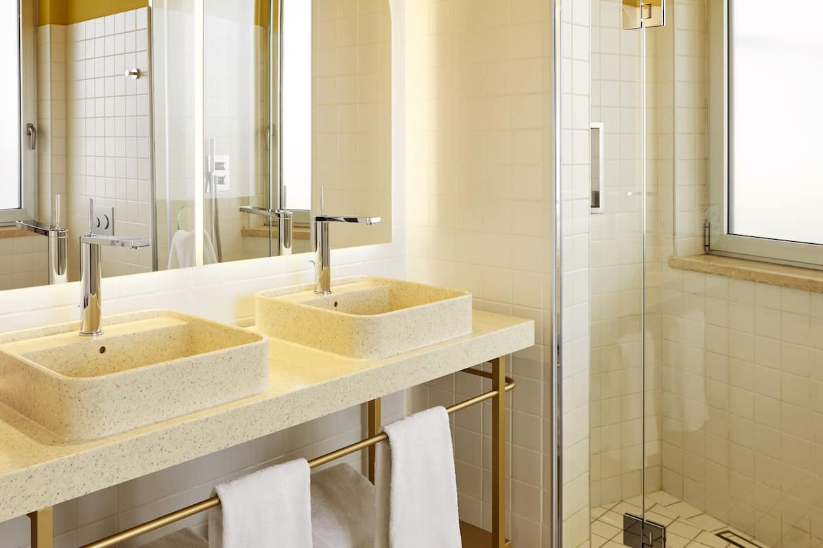 family room, 1 double bed with sofa bed (xl mama) | bathroom | shower, eco-friendly toiletries, hair dryer, towels