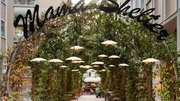 2 Restaurants, Pizza