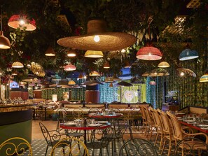 2 restaurants, pizza