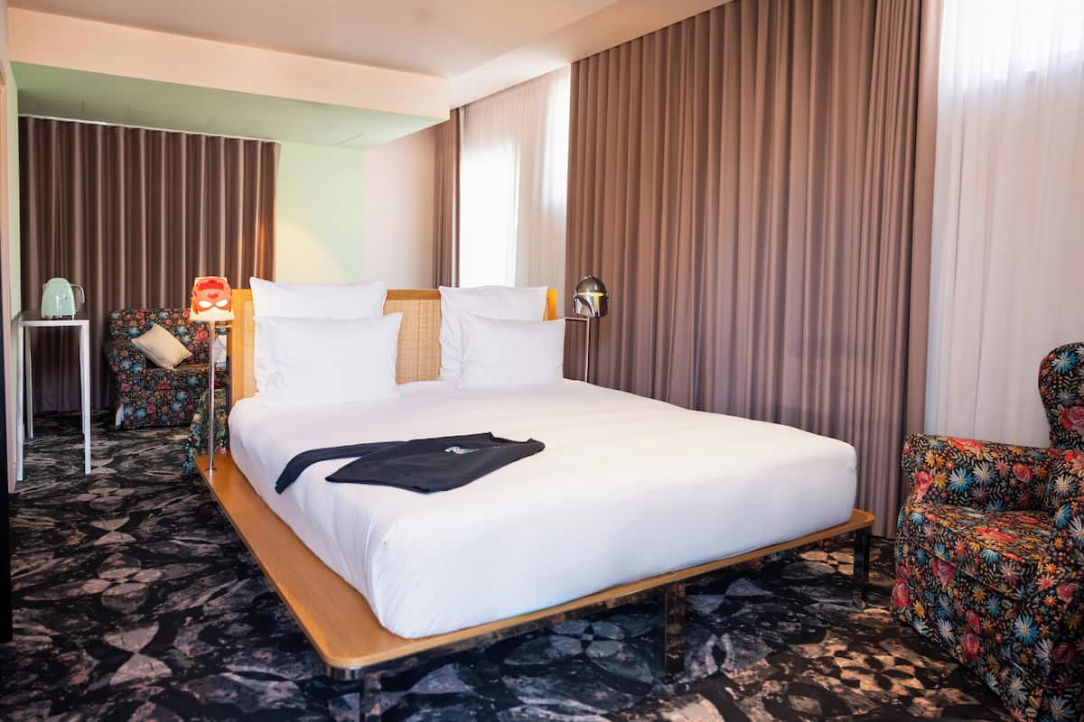 Room, 1 Double Bed (Large Mama) | 1 bedroom, in-room safe, desk, laptop workspace