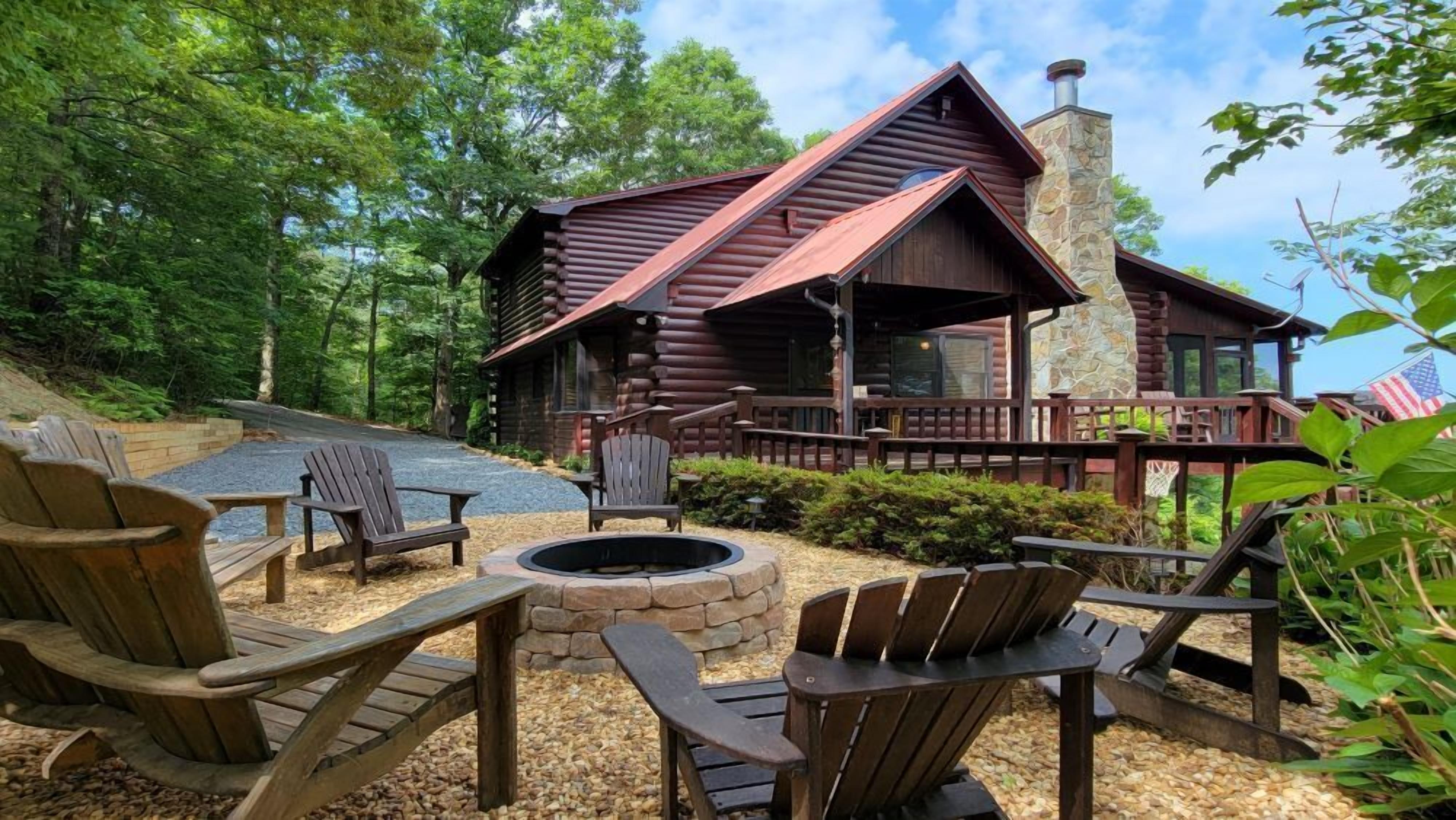 My Mountain Medicine - EV Car Charger | Mountain Views | Hot Tub | Fire Pit | Screened Porch