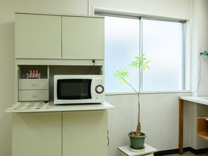 Fridge, electric kettle - Tabist Ueda Station Hotel (Ueda)