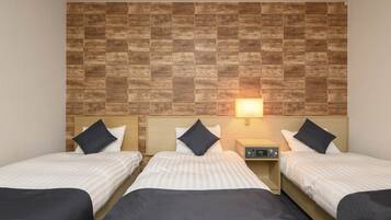 Triple Room, Non Smoking | Premium bedding, desk, iron/ironing board, free WiFi