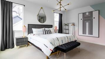 6 bedrooms, iron/ironing board, WiFi, bed sheets