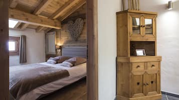 5 slaapkamers, een strijkplank/strijkijzer, reisbedje, gratis wifi