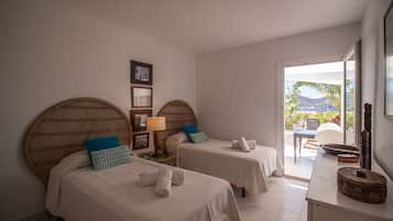 4 bedrooms, free WiFi, bed sheets
