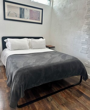 1 bedroom, WiFi, bed sheets - ❤️Red flower (Where you are welcome) (Largo)